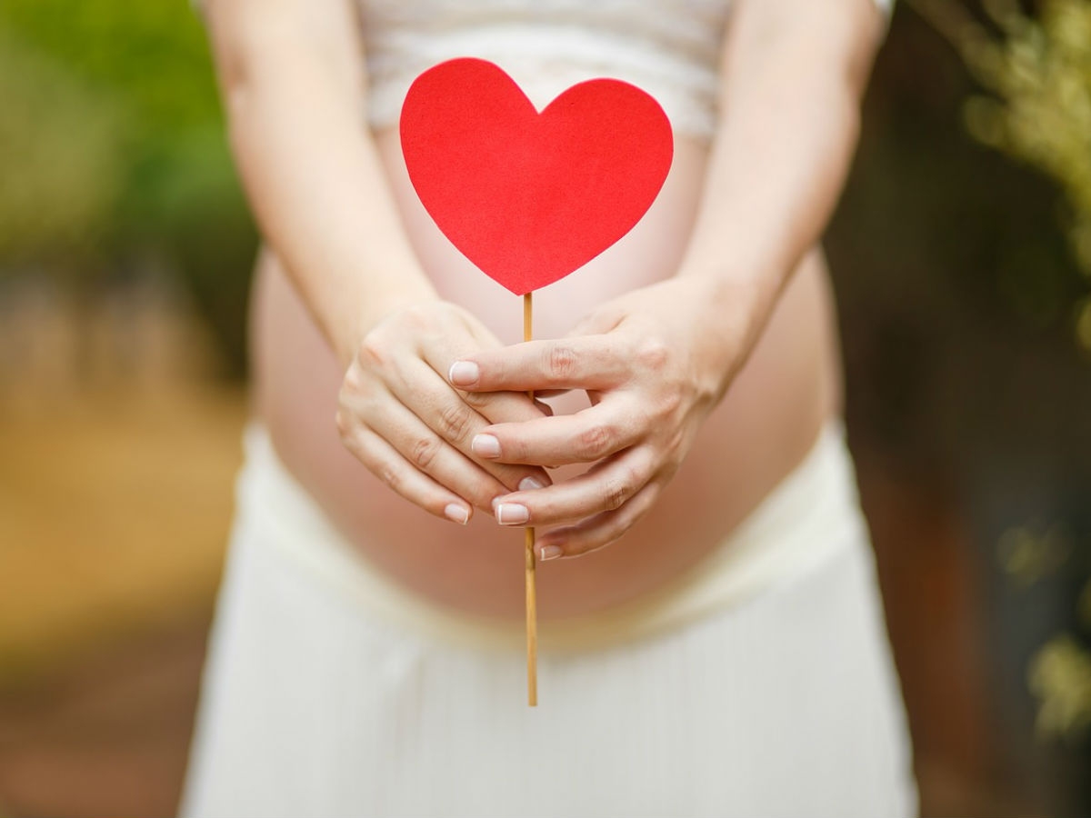 Sapere sempre cosa fa la gestante nella maternità surrogata